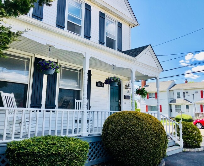 Photo - 1850 Bellmore Ave Casa Adosada