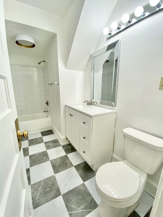 Photo - 835 Margaret St Unit 1