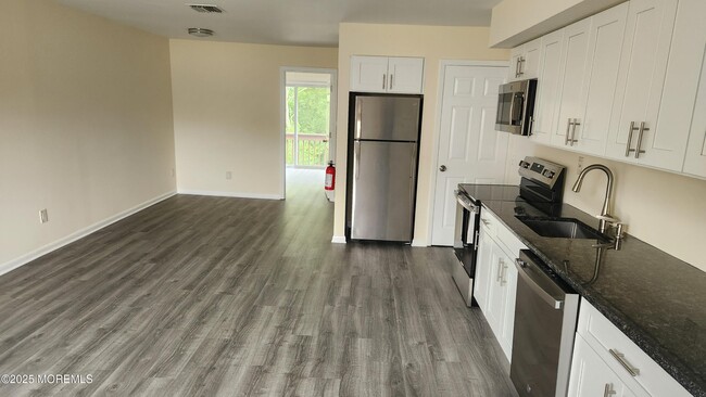 Photo - 290 N Main St Unit B9