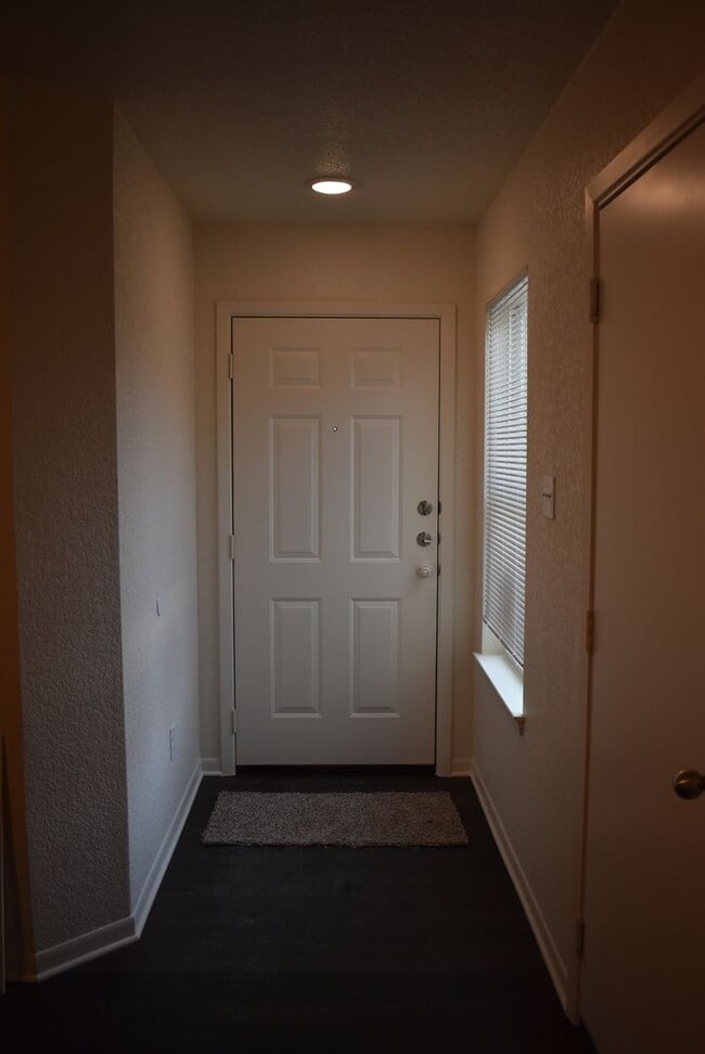 Photo - 504 S Juanita Dr Unidad B-STILL OCCUPIED BY RESIDENT