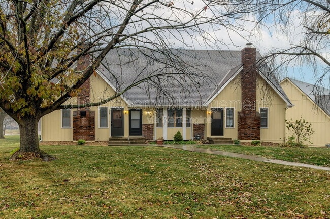 Building Photo - 164 SW Robin Rd