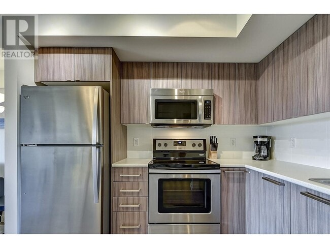 Photo - 881 Academy Way