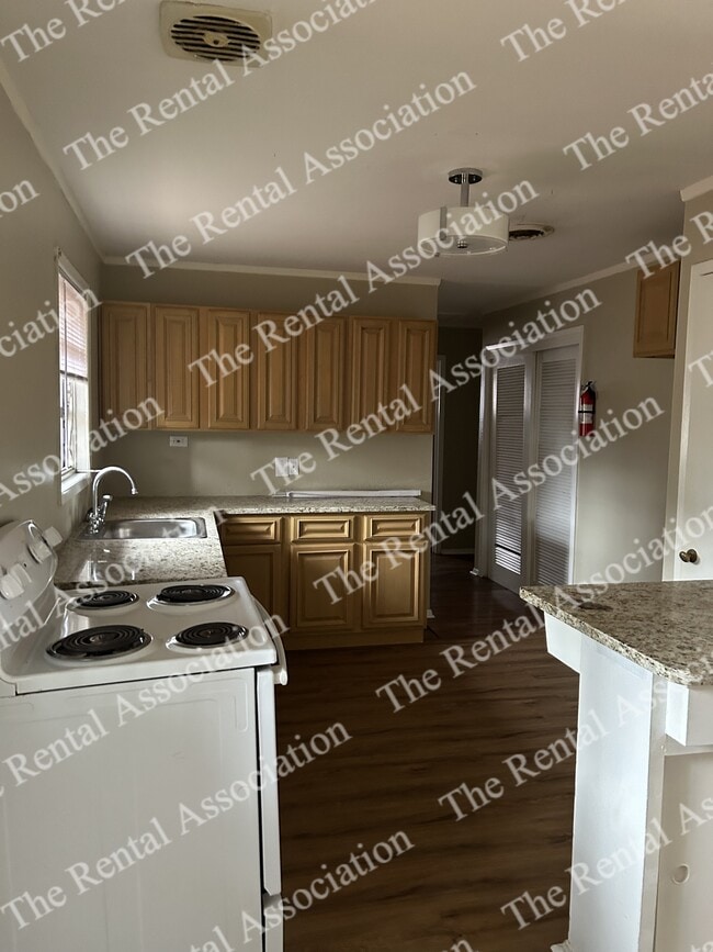 Photo - 2300 Debastrop Dr