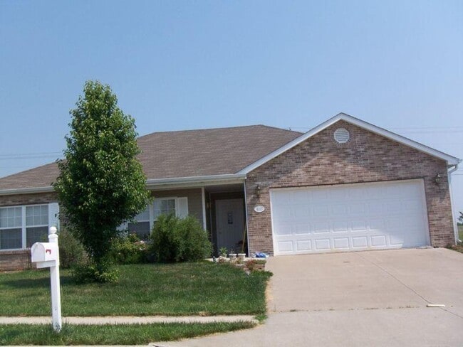 Photo - 3BR/2BA with neighborhood pool included!