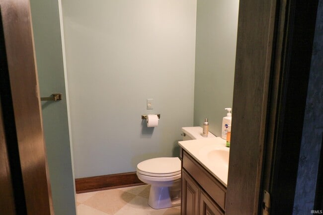 Photo - 207 E 4th St