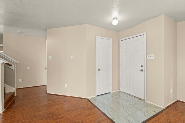 Photo - 7931 Raven Creek Ln