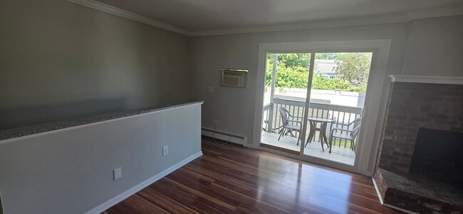 Photo - 678 Savin Ave Unidad 2C