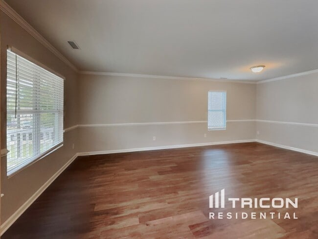 Photo - 264 Farrington Dr