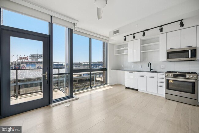 Photo - 70 N St SE Unit N811