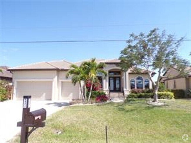 Building Photo - ANNUAL IMMACULATE, Furnished, 3-bedroom, 2... Rental
