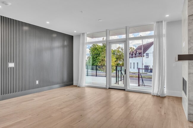 Photo - 321 31st Ave N