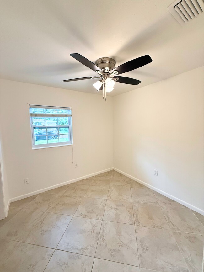 Room 3 - 2315 Carroll Pl