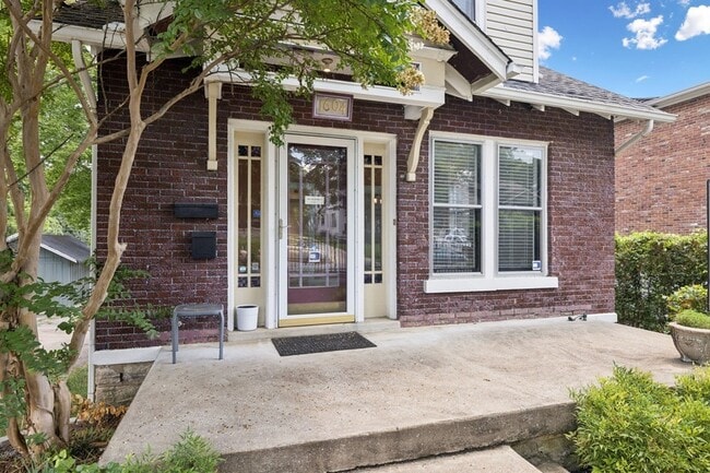 Photo - 1604 17th Ave S