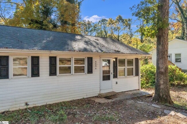 Photo - 409 Yardley Ct