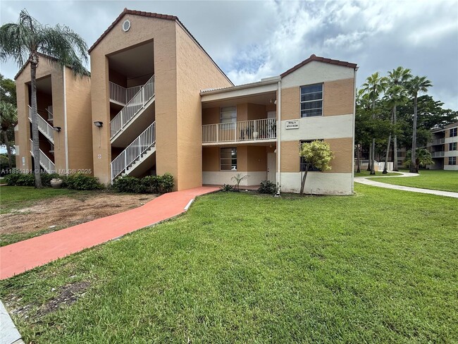 Building Photo - 8318 NW 24th St Unit 8318