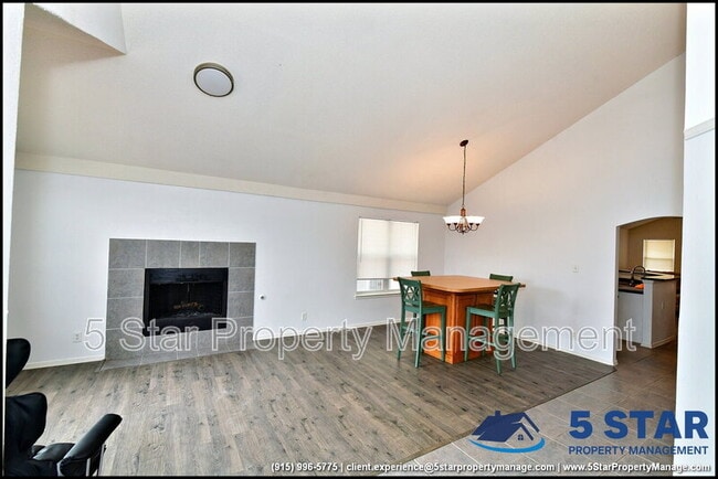 Photo - 10937 Northview Dr