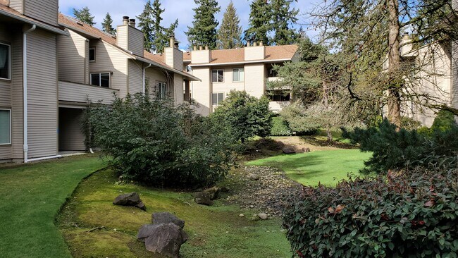 Patio adyacente al patio - 4420 146th Place Northeast Unidad P5