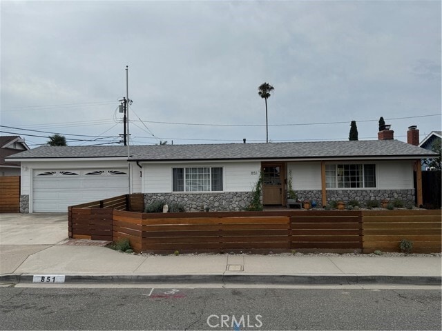 Building Photo - 851 St Clair St Rental