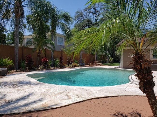 Building Photo - 88 Oakwood Rd