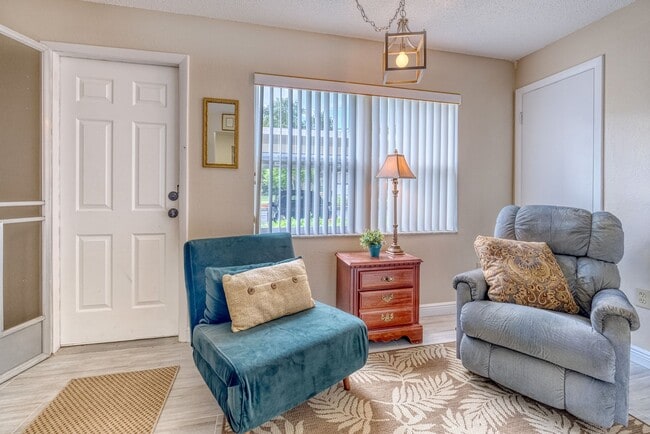 10039 62nd Ave N Unit Long Bayou Condominiums