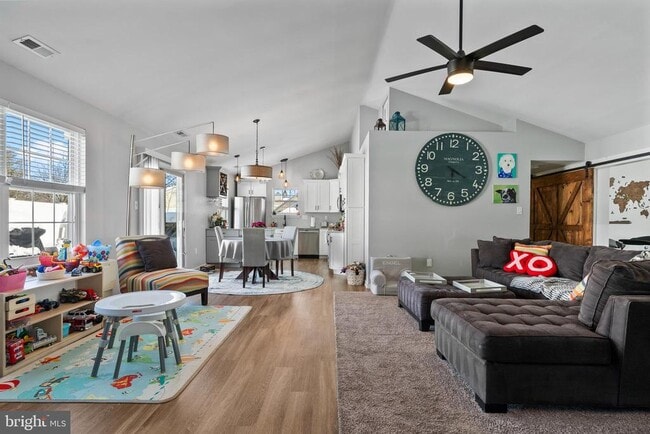 Photo - 33 Birchwood Dr