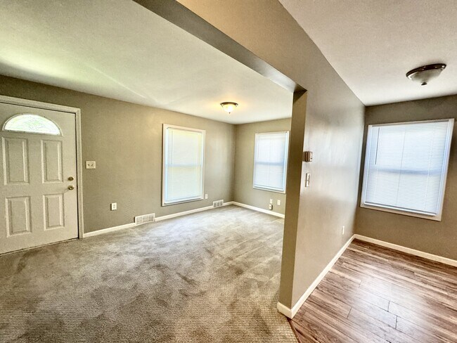 Photo - 4509 Carnegie St