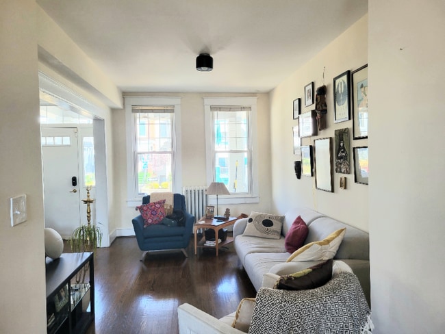 Photo - 3122 Warder St NW