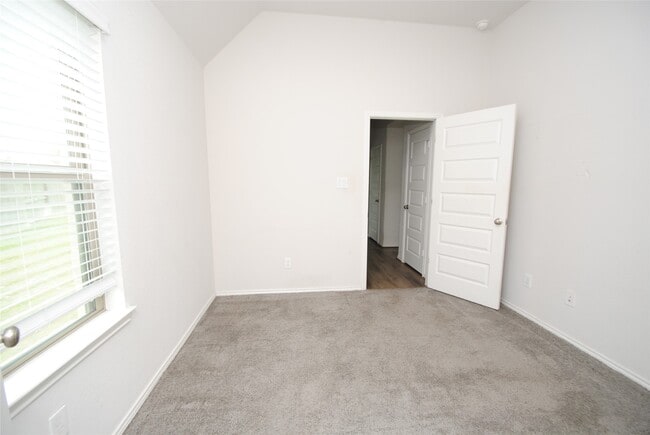Building Photo - 24978 Tidmor Ln
