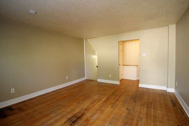 Photo - 4224-4224 N Commercial Ave Unidad 4220