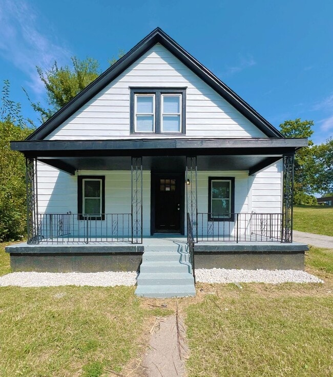 Building Photo - COMING SOON: Cozy 4-Bedroom Home in Kansas...