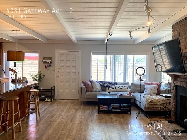 Building Photo - 4331 Gateway Ave Unit 2 Rental