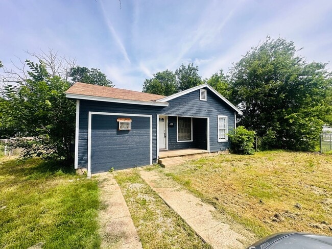 Photo - Charming 3 Bedroom Home