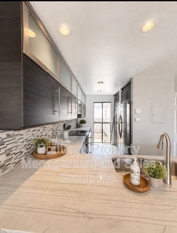 Photo - 7334 Marina Pacifica Dr N