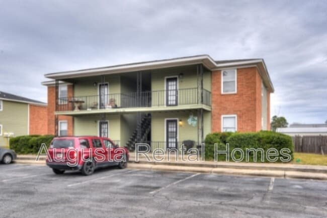 Building Photo - 2575 1/2 Tobacco Road - B