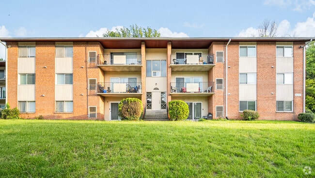 Building Photo - 2301 Olson St Unit 303-A Rental