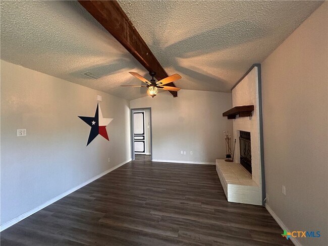 Photo - 2204 Lamplight Dr