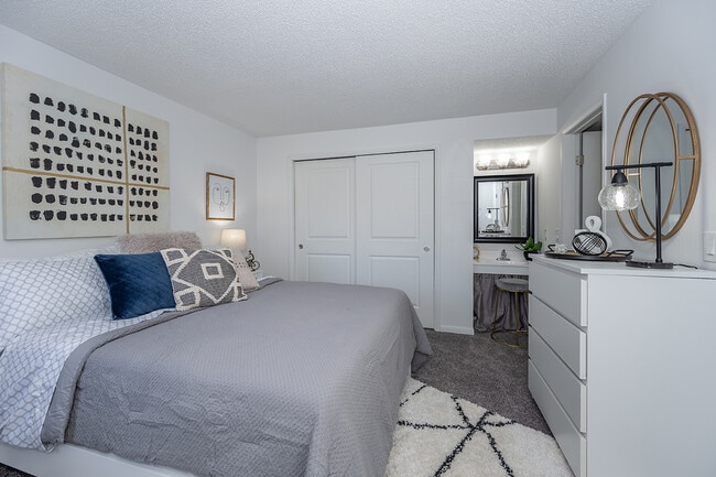 Deerfield Crossing Apartments