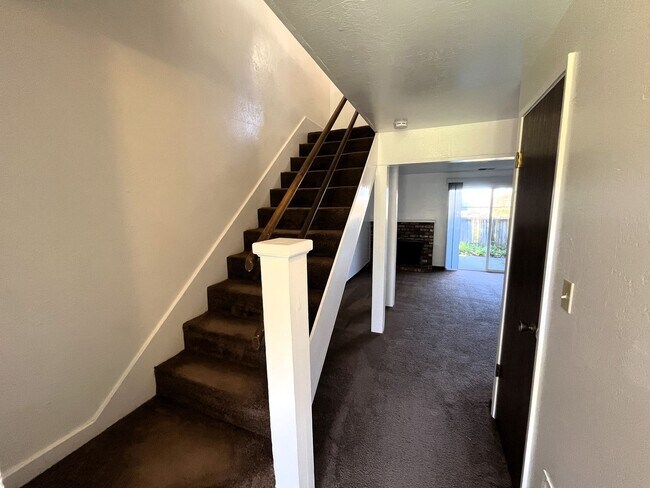 Photo - 841 Bayside Rd Unit (1X) 841 Bayside #31 [PRM: Henry]