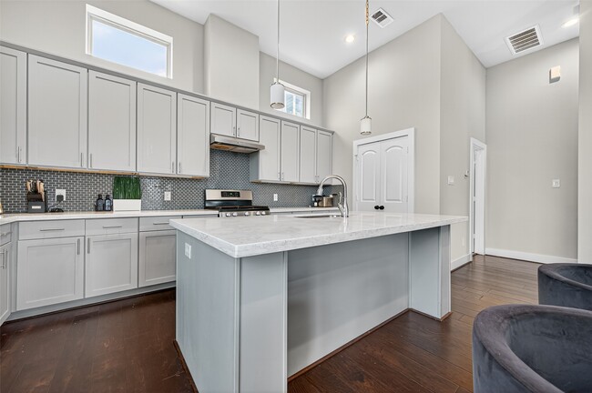 Photo - 1205 Wrightwood St