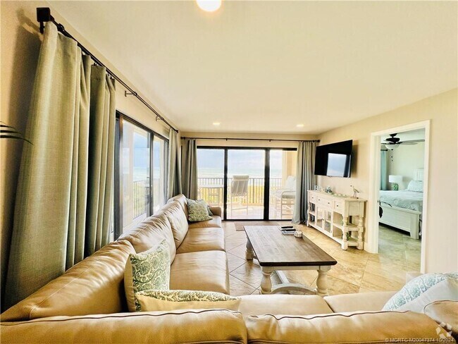 Building Photo - 10310 S Ocean Dr Unit 201 Rental