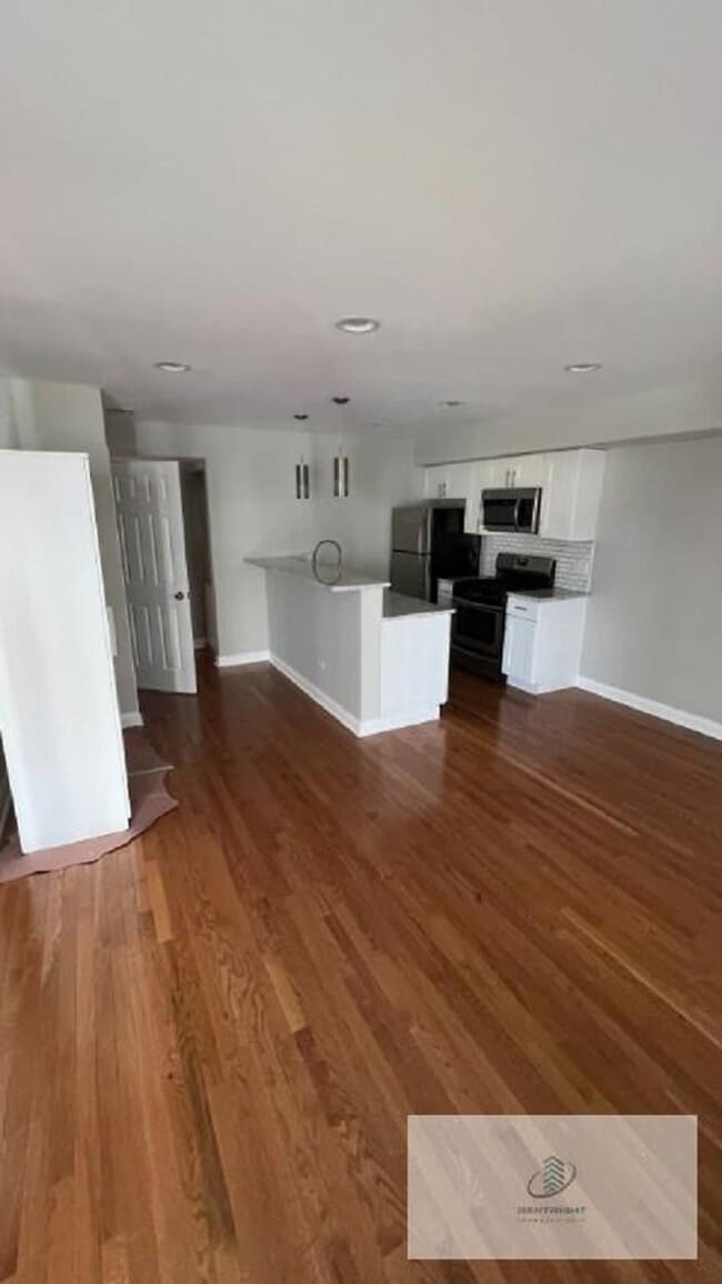 Photo - 3627 W Oakdale Ave Unit # 02F