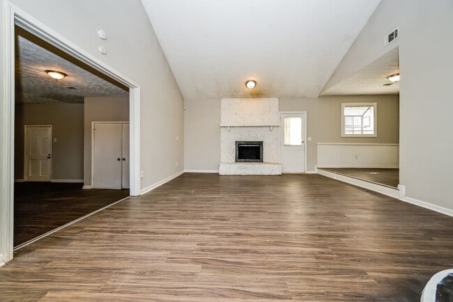 Photo - 3835 Charlotte Dr