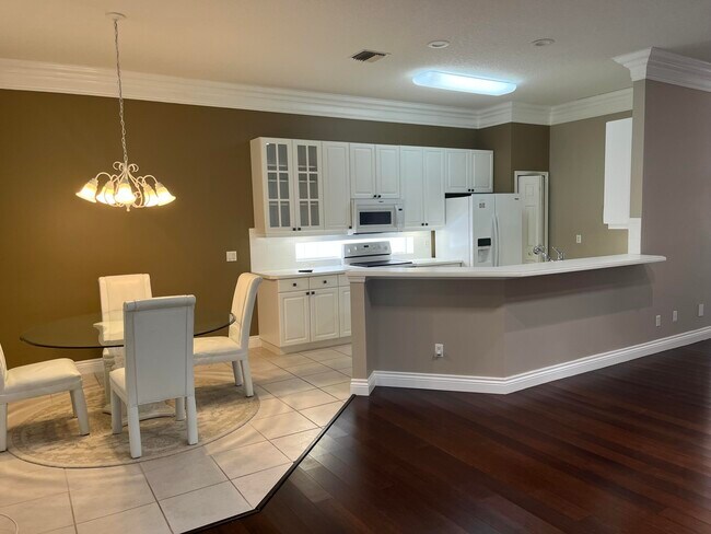 Photo - 628 Venetto Ct