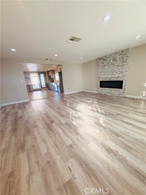 Photo - 18631 Warren Ave