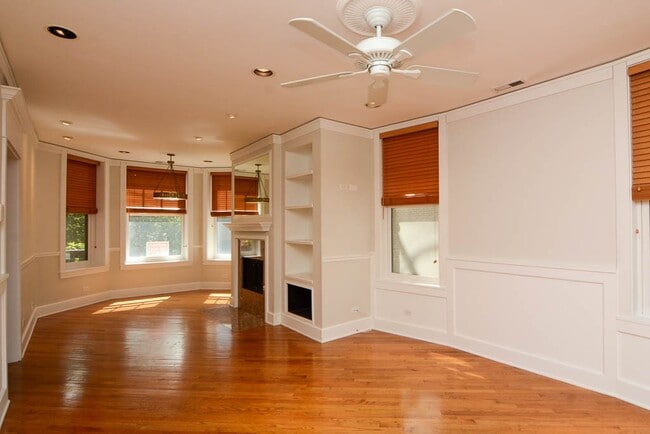 Photo - 3614 N Bosworth Ave Unidad F2