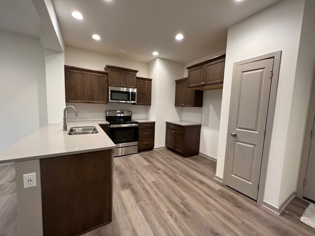 Photo - 1953 Warrior Ln