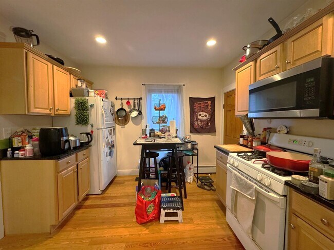 Photo - 40 Chester St Apartments Unit 1