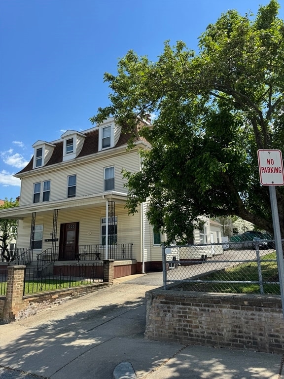 Building Photo - 227 N Beacon St Unit 1
