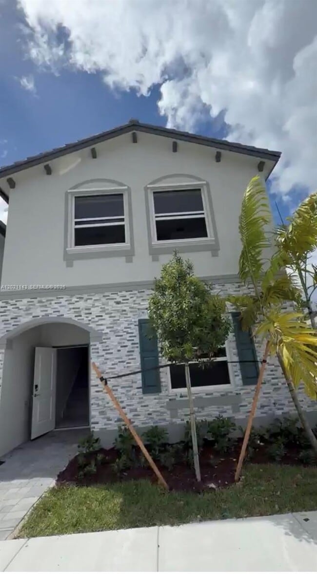 Photo - 1063 SE 2nd St