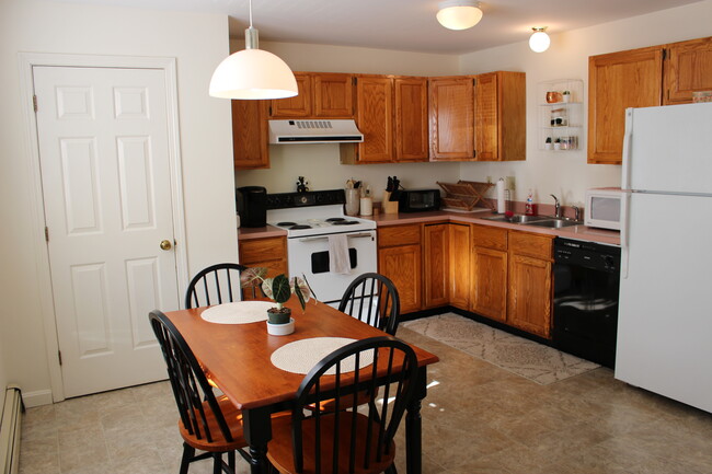 Photo - Pinewood Apartments